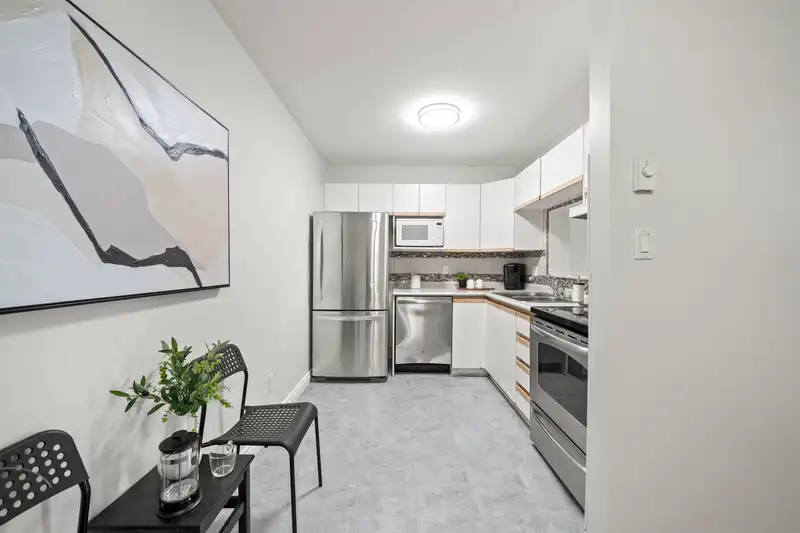 304 15809 MARINE DRIVE - photo 4 of 25