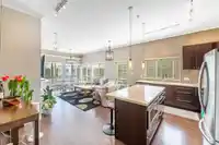 405 15735 CROYDON DRIVE - thumbnail 1