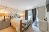 405 15735 CROYDON DRIVE - thumbnail 22