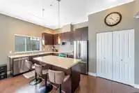 405 15735 CROYDON DRIVE - thumbnail 4