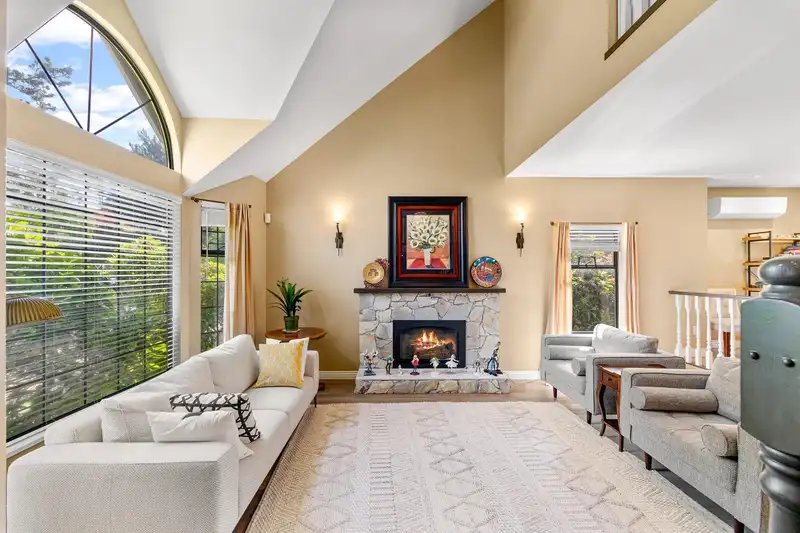 14888 20A AVENUE - photo 4 of 26