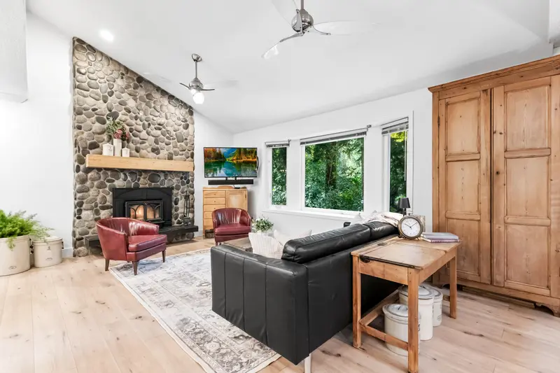 26030 103 AVENUE - photo 4 of 25