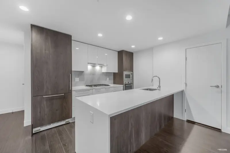 2106 6398 SILVER AVENUE - photo 4 of 25