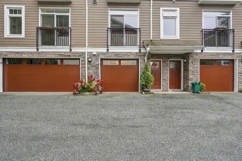 26 2689 PARKWAY DRIVE - photo 3 of 34