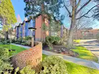 301 15300 17 AVENUE - thumbnail 1