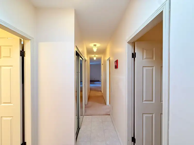 301 15300 17 AVENUE - photo 4 of 26