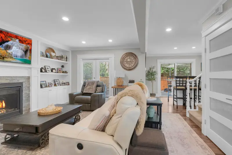 8168 132A STREET - photo 3 of 25