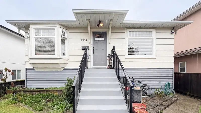 1939 E 39TH AVENUE - photo 1 of 25