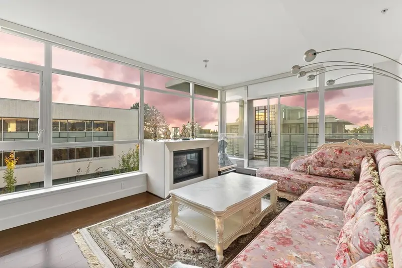 502 6080 IONA DRIVE - photo 1 of 25