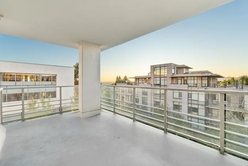 502 6080 IONA DRIVE - photo 2 of 25