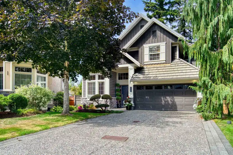 3655 153 STREET - photo 1 of 40