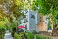 14 277 171 STREET - thumbnail 1