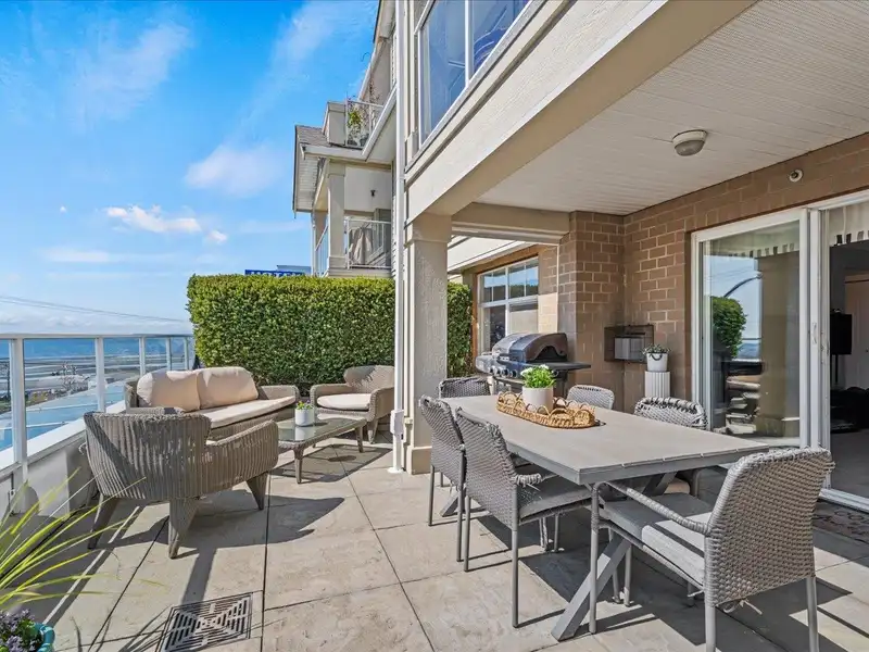112 15621 MARINE DRIVE - photo 3 of 26