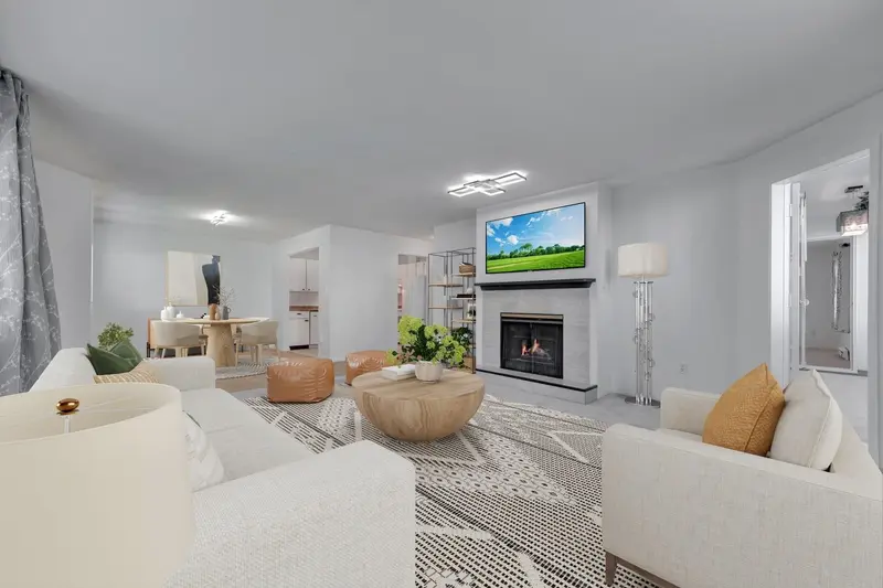 103 22241 SELKIRK AVENUE - photo 3 of 25