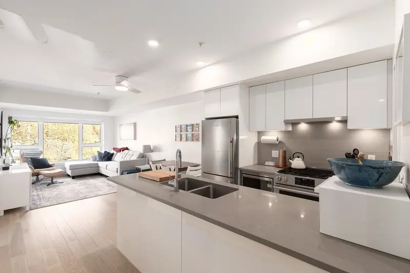 305 2666 DUKE STREET - photo 1 of 25