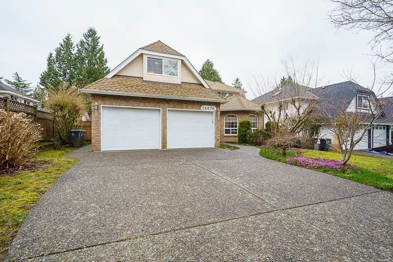 14476 18A AVENUE - photo 2 of 40