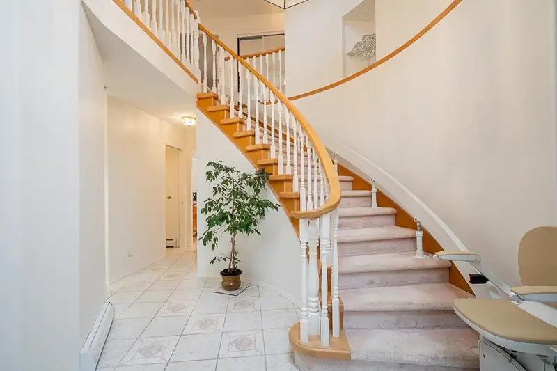 14476 18A AVENUE - photo 4 of 40