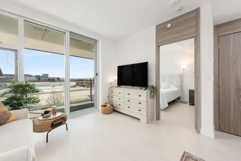 402 8611 HAZELBRIDGE WAY - photo 3 of 25