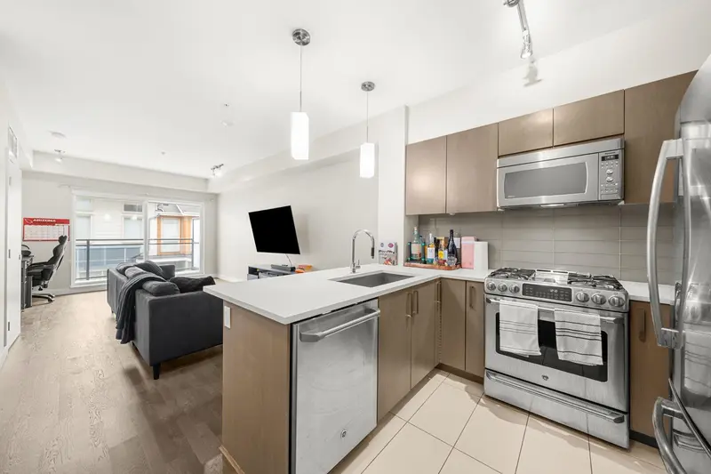 313 10155 RIVER DRIVE - photo 1 of 25