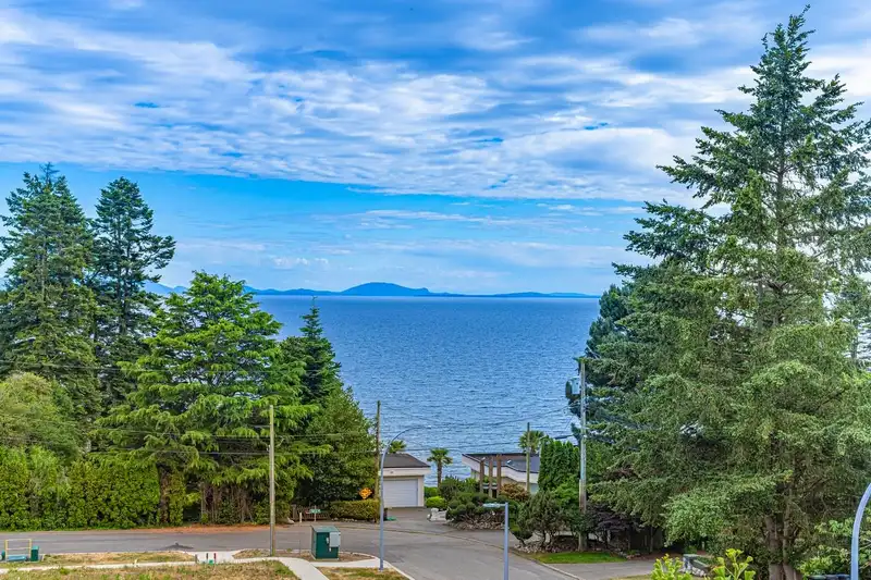 13372 MARINE DRIVE - photo 4 of 40