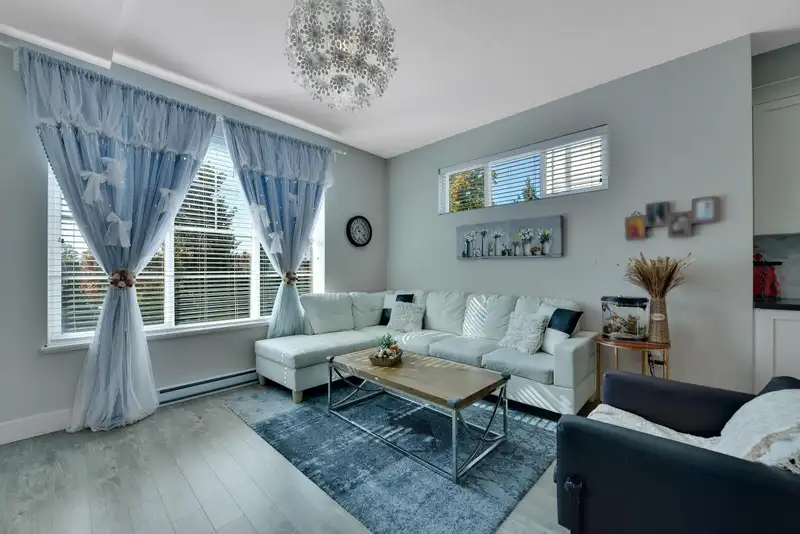 13 16228 16 AVENUE - photo 4 of 36