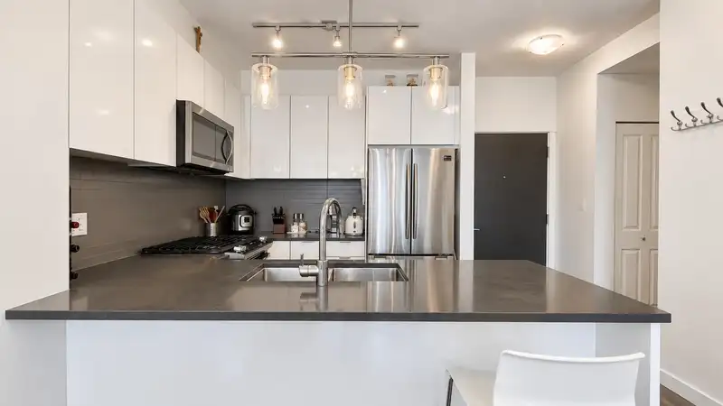 213 15137 33 AVENUE - photo 3 of 21