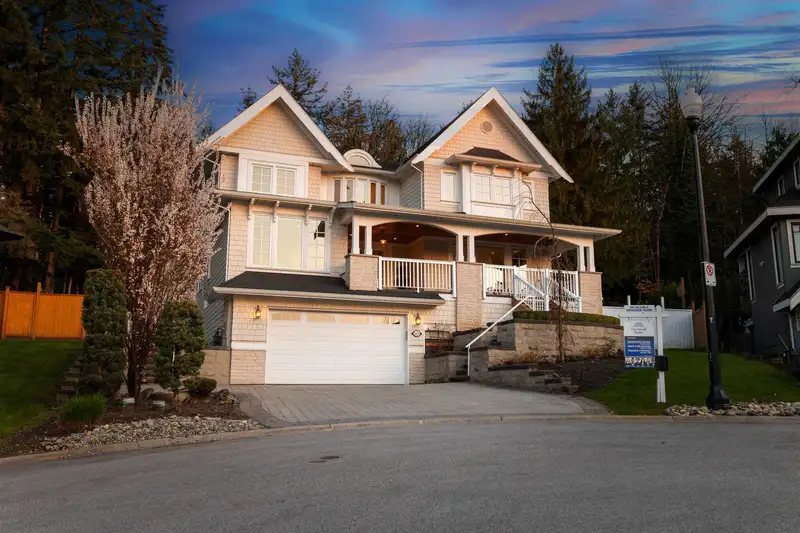 3026 167B STREET - photo 4 of 40