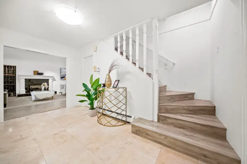 13411 25TH AVENUE - photo 2 of 40