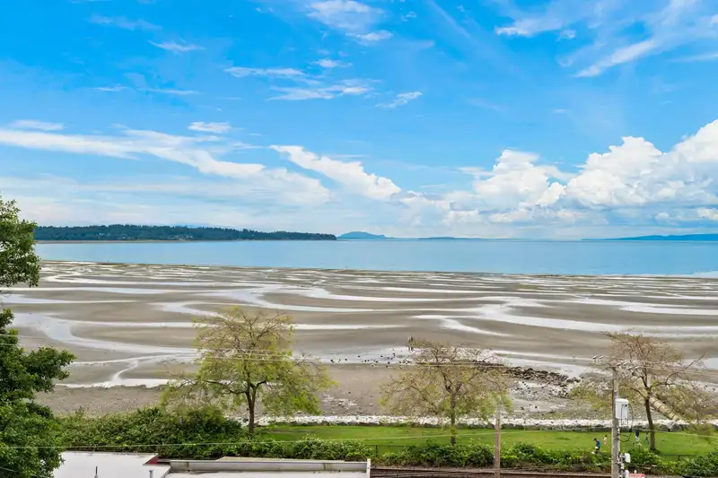 408 15621 MARINE DRIVE - photo 3 of 40