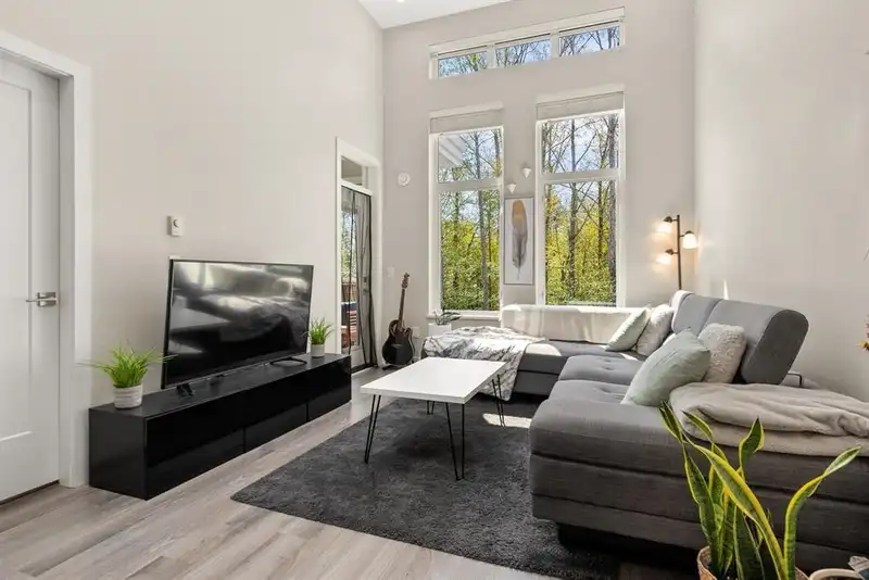 512 15436 31 AVENUE - photo 4 of 23