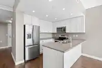 701 15333 16 AVENUE - thumbnail 10