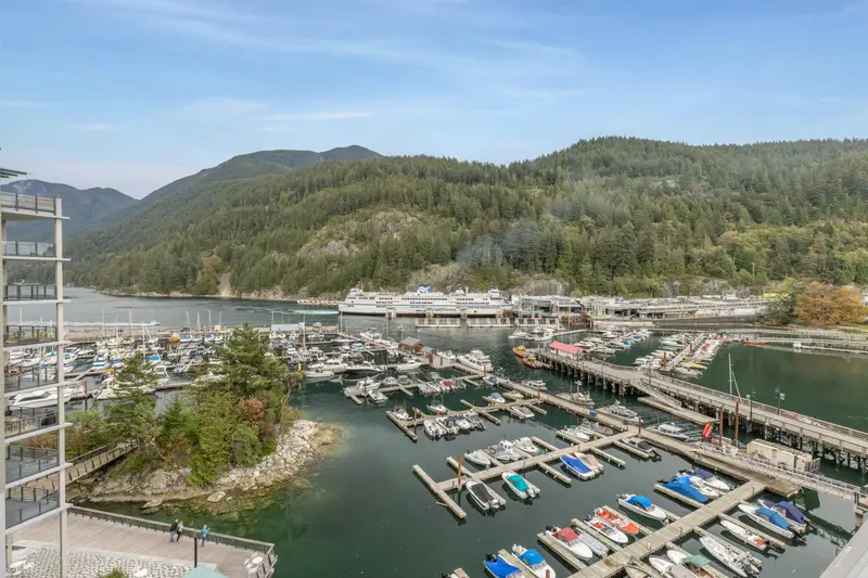 706 6707 NELSON AVENUE - photo 1 of 25