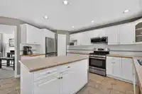 1551 161B STREET - thumbnail 8