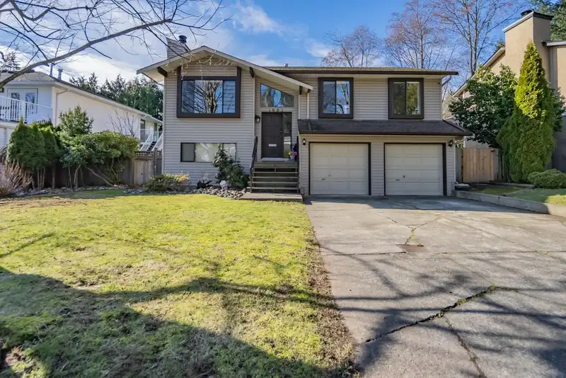 1981 158A STREET - photo 2 of 35