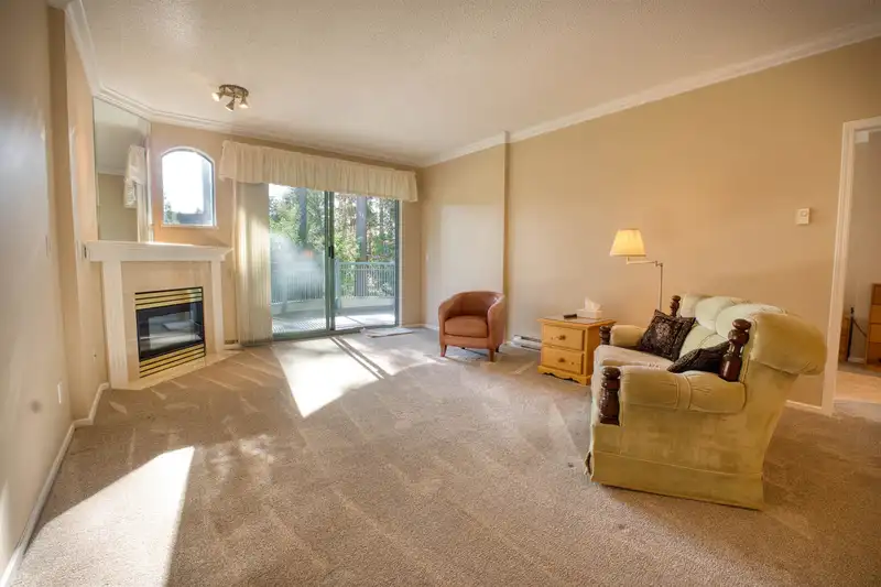 202 1745 MARTIN DRIVE - photo 3 of 31