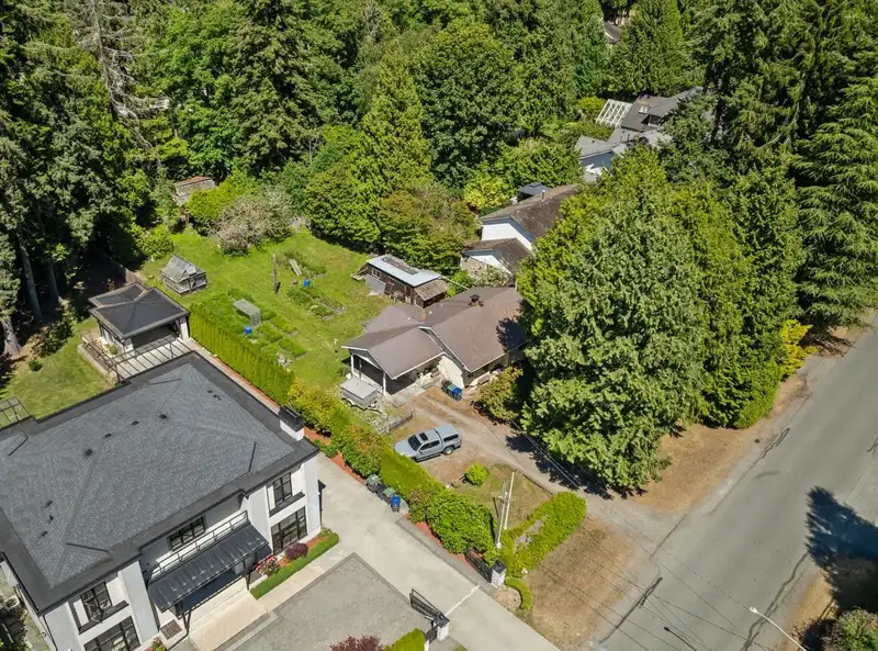 12721 22 AVENUE - photo 3 of 8