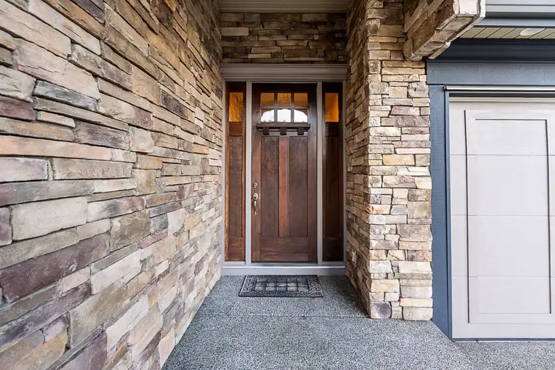 2513 164 STREET - photo 3 of 40