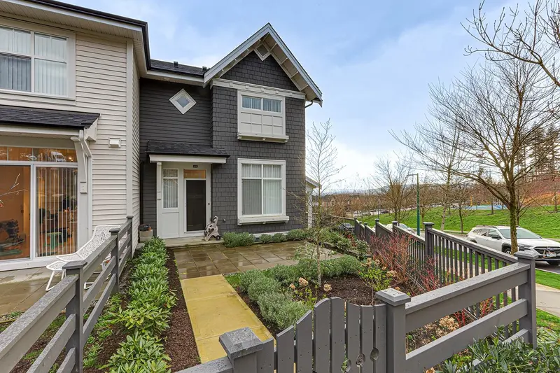 184 1331 OLMSTED STREET - photo 3 of 25