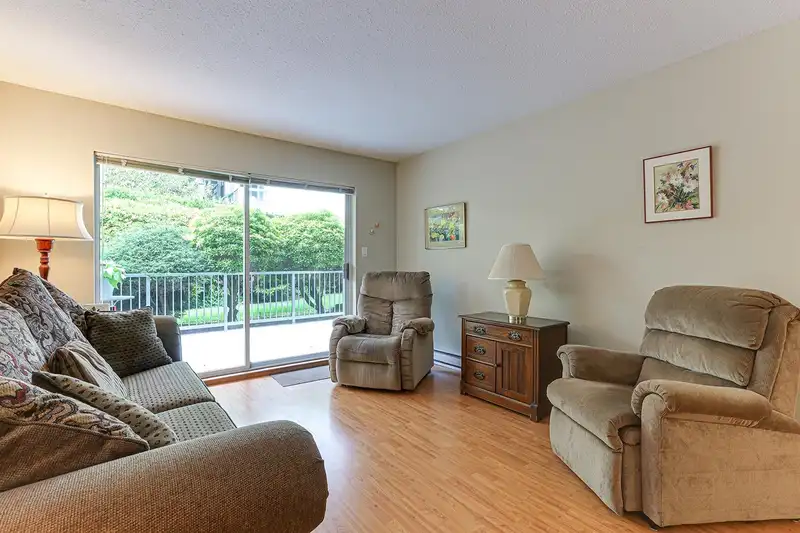 105 1459 BLACKWOOD STREET - photo 4 of 33