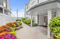 203 15131 BUENA VISTA AVENUE - thumbnail 3