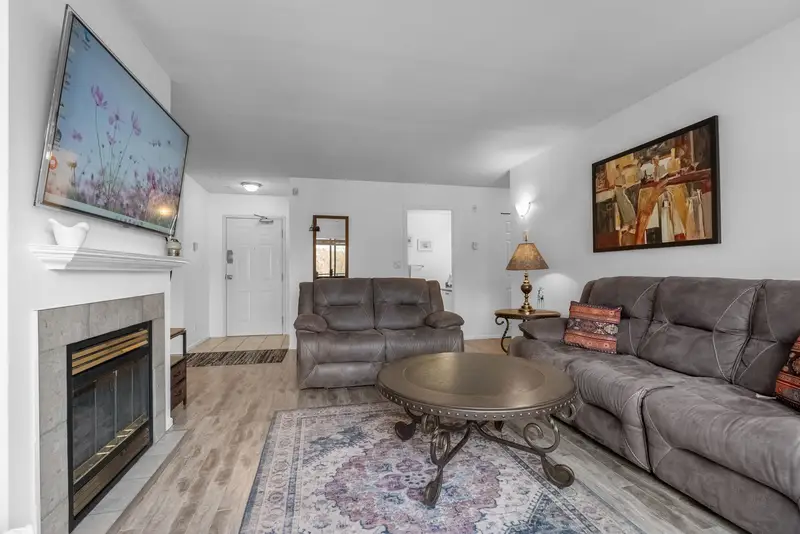 P12 223 MOUNTAIN HIGHWAY - photo 3 of 25