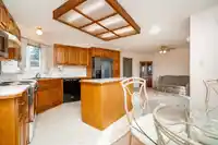 972 166 STREET - thumbnail 11