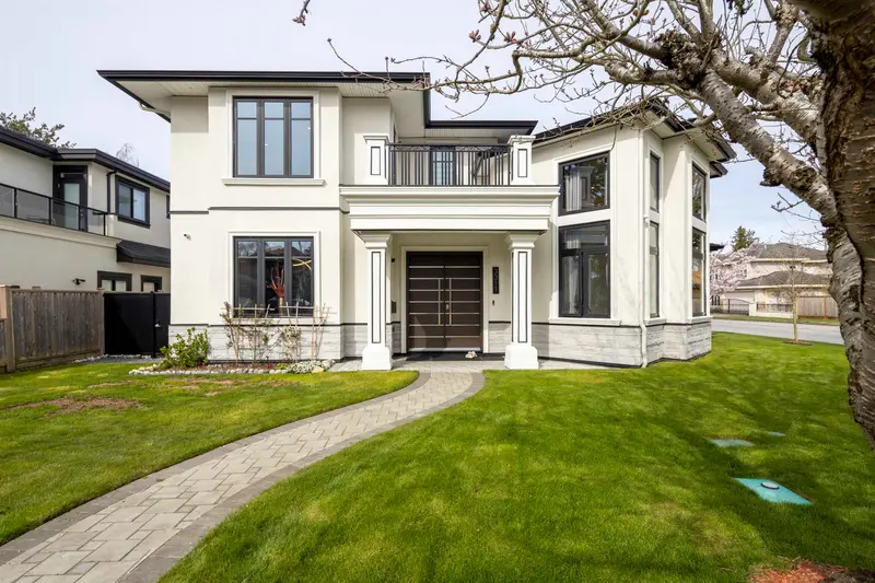 3311 SPRINGFORD AVENUE - photo 1 of 25