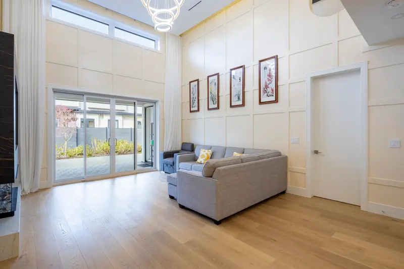 3311 SPRINGFORD AVENUE - photo 4 of 25