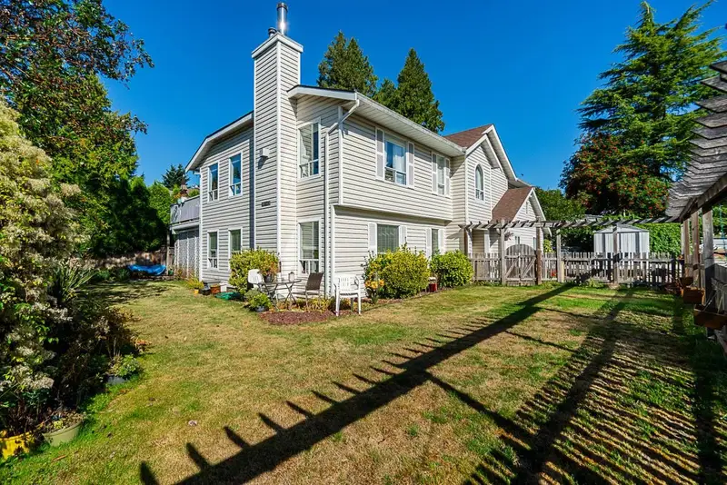 16143 9 AVENUE - photo 4 of 25