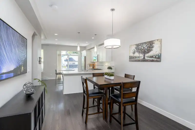 6 2469 164 STREET - photo 3 of 32