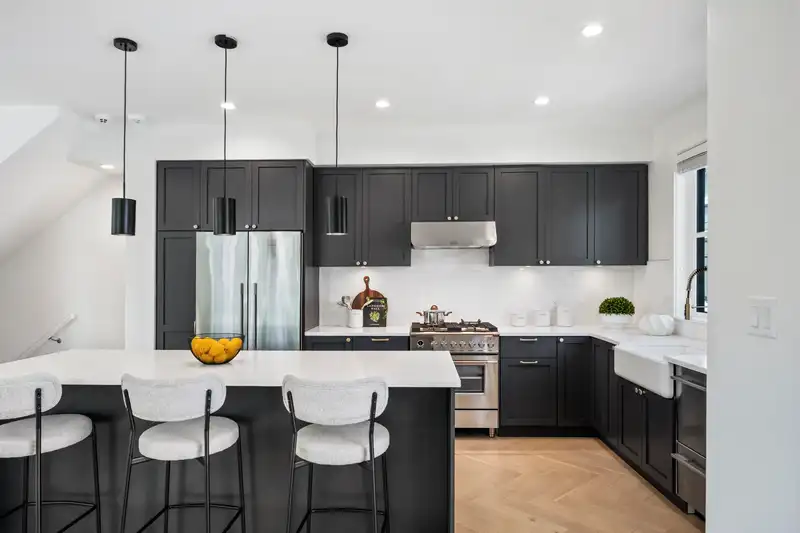 20 16570 24A AVENUE - photo 1 of 38