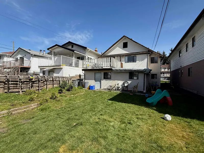 5829 MCKINNON STREET - photo 4 of 14