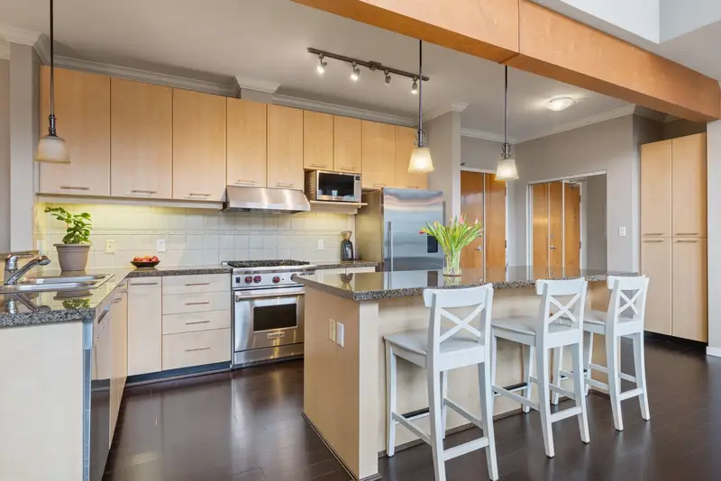 514 560 RAVEN WOODS DRIVE - photo 1 of 25