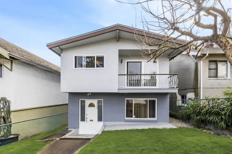 3206 ADANAC STREET - photo 1 of 25